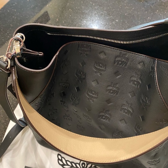 MCM Large Clara Hobo NWT - Picture 5 of 8
